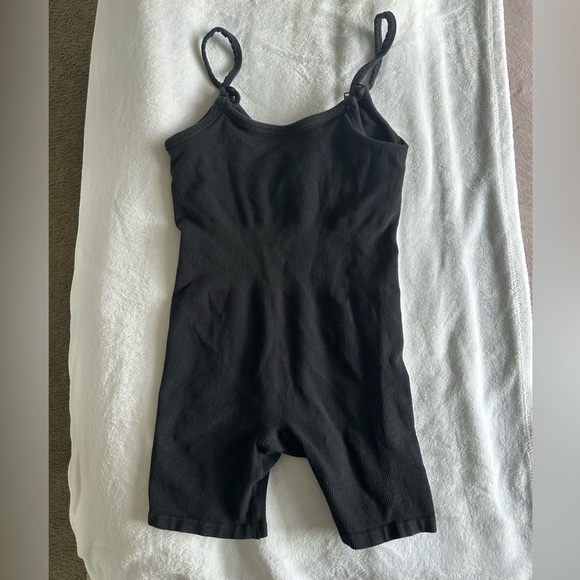 Alo Seamless Ribbed Mellow Onesie - Picture 2 of 2